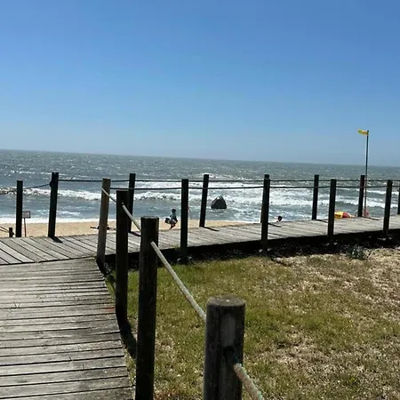 Feel Bacchus Townhouse