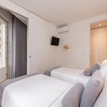 Feel Bacchus Townhouse