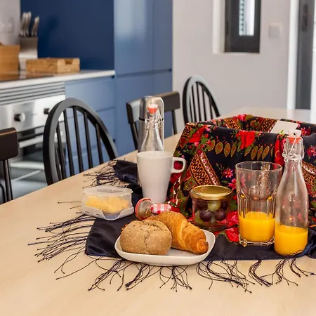 Feel Bacchus Townhouse *