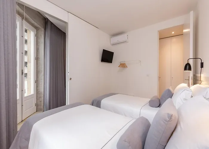 Feel Bacchus Townhouse