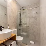 Feel Bacchus Townhouse