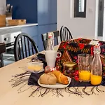 Feel Bacchus Townhouse *
